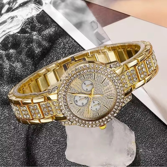 Women’s Gold Quartz Watch with Roman Numerals - Picture 2 of 7